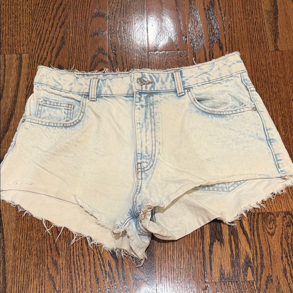 Zara Frayed Hem Denim Shorts size 10